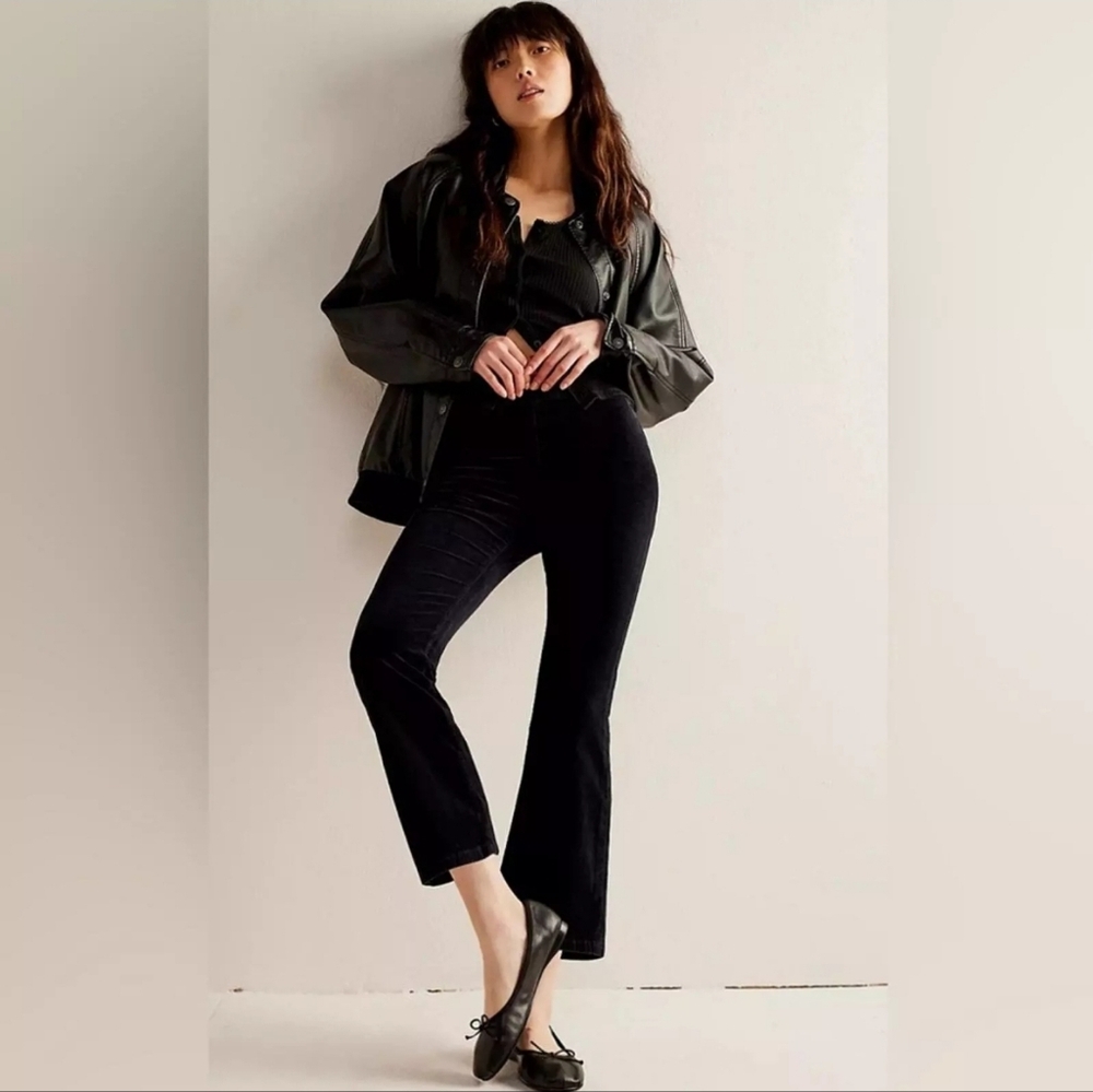 NWOT FREE PEOPLE Women’s In My Feelings Velvet Crop Slim Flare Pants In Black L